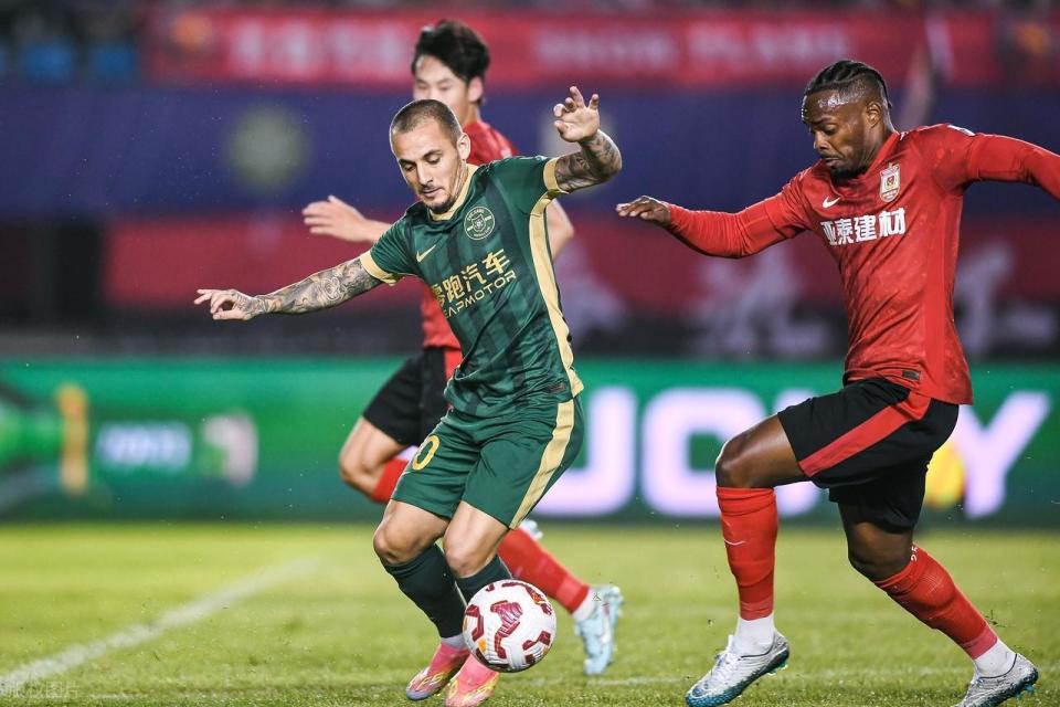 bt, 赵英杰, 罗西奇帮助