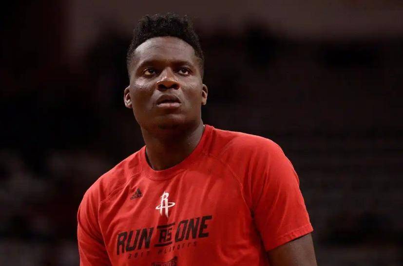 等待母亲承, 正在隔壁球