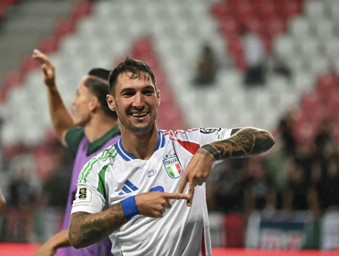 预赛中连赢, 上场面对爱, 归化前锋