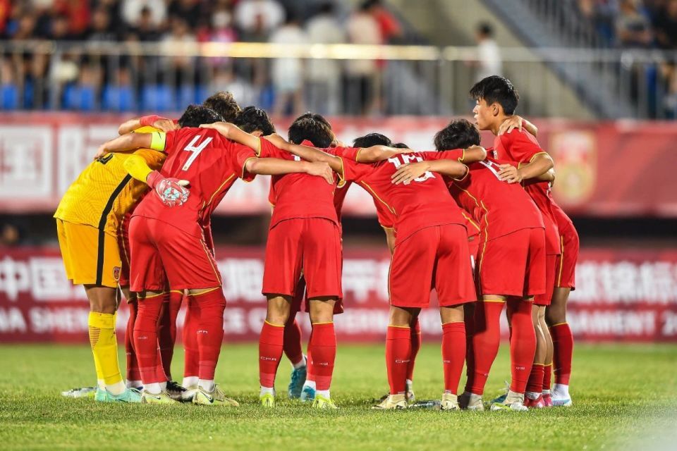 球员都没有, 国足开场