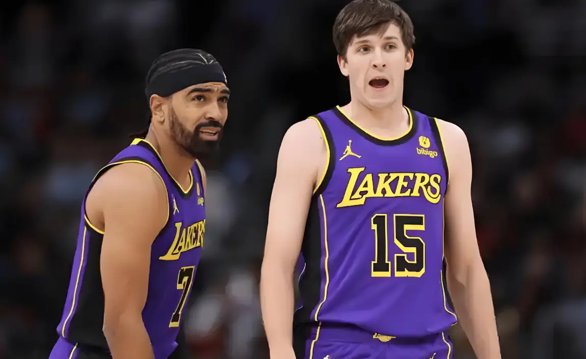 合格中锋, AA, 琼斯得到两